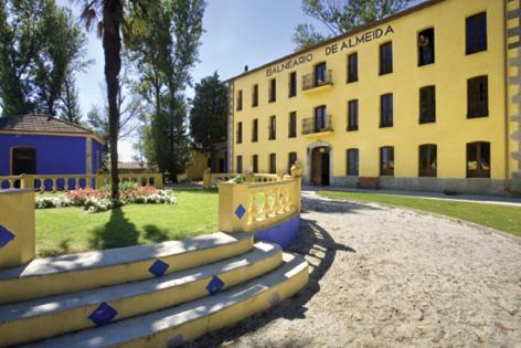 Hotel Balneario Almeida Dama Verde Альмейда-де-Саяго Экстерьер фото